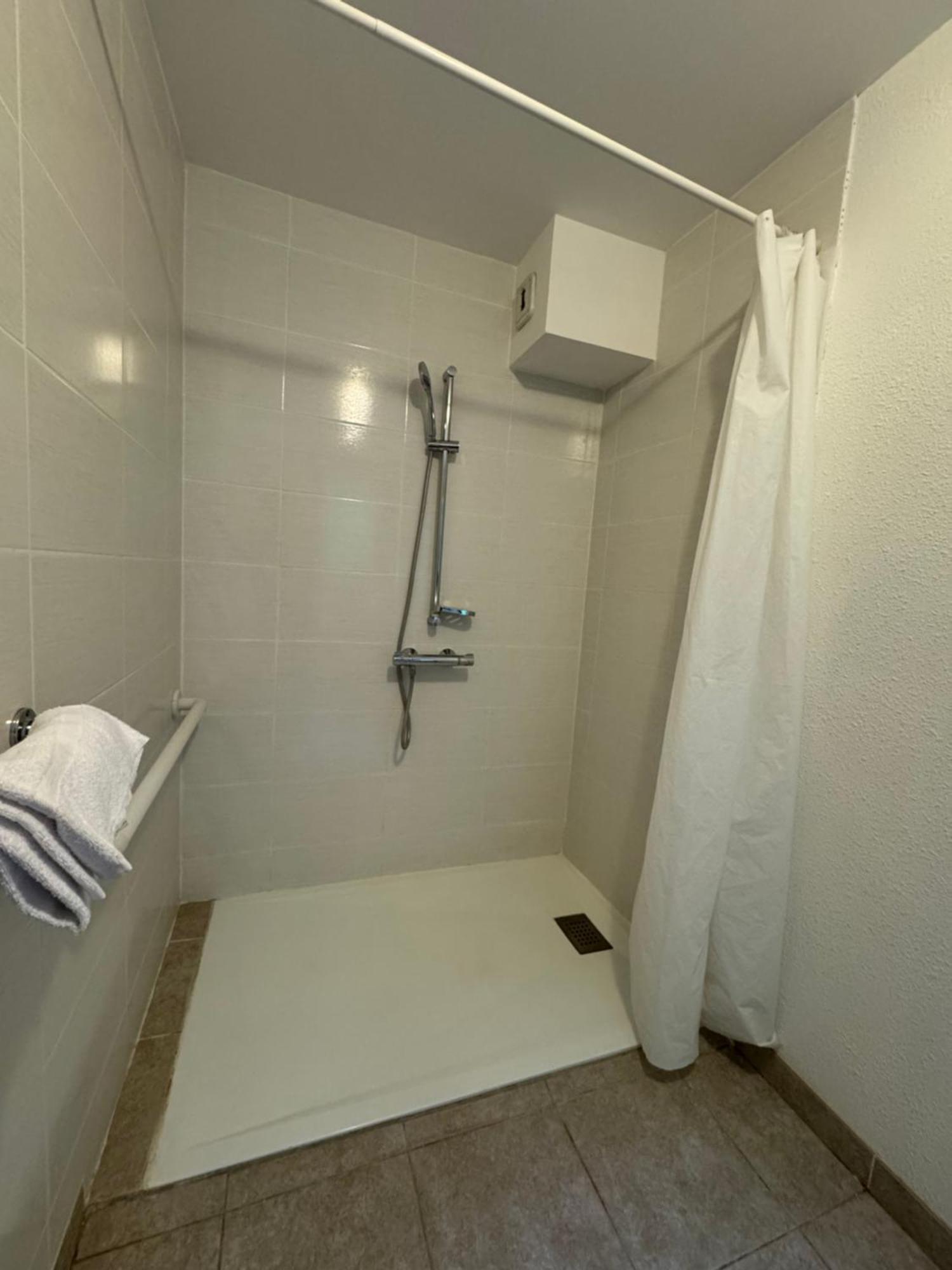Symp'Hotel Nivolas-Vermelle Extérieur photo
