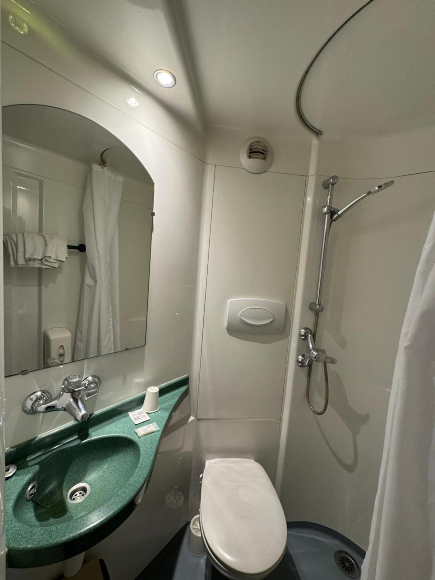 Symp'Hotel Nivolas-Vermelle Extérieur photo